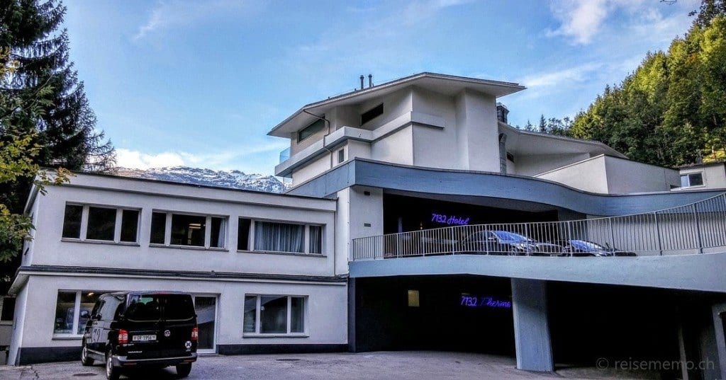 Entrance to the hotel and thermal spa