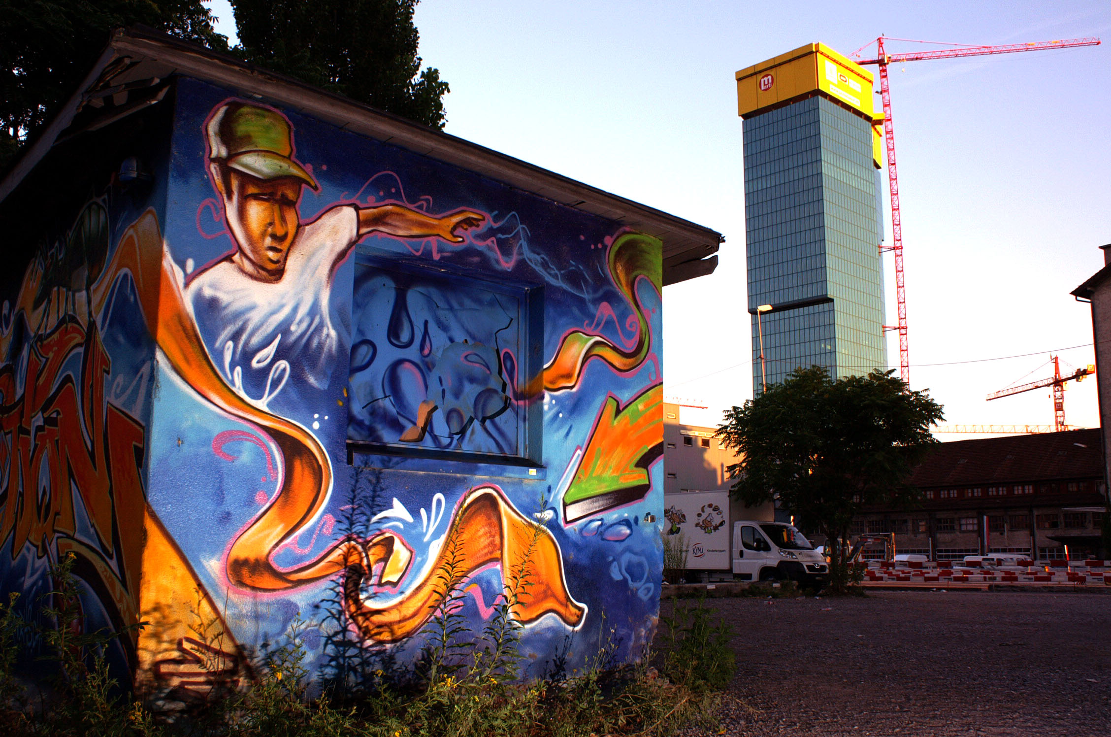Prime Tower und ein Graffiti im Kreis 5