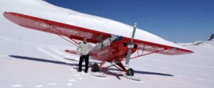 Walter und die Wenger Piper Super Cub im Vorab Skigebiet