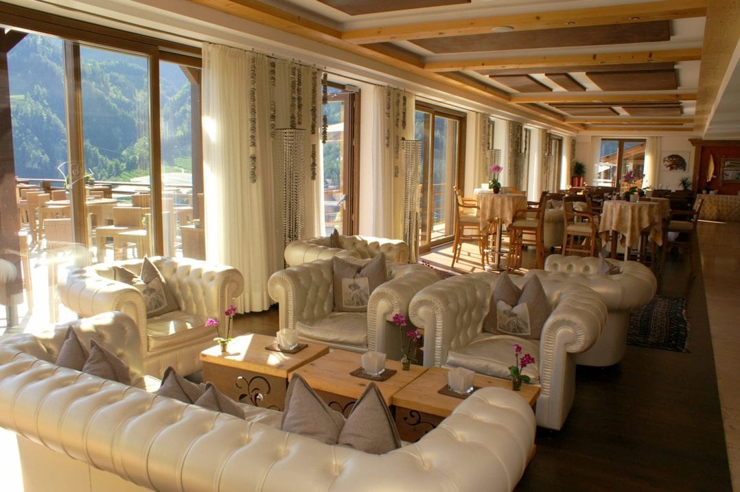 Salon für Kaffee und Kuchen im Andreus Hotel Resort