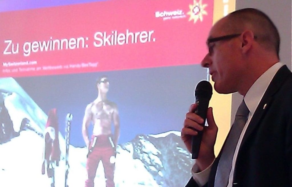 Werbekampagne "Zu gewinnen: Skilehrer" pràƒ¤sentiert von Schweiz Tourismus CEO Jàƒ¼rg Schmid