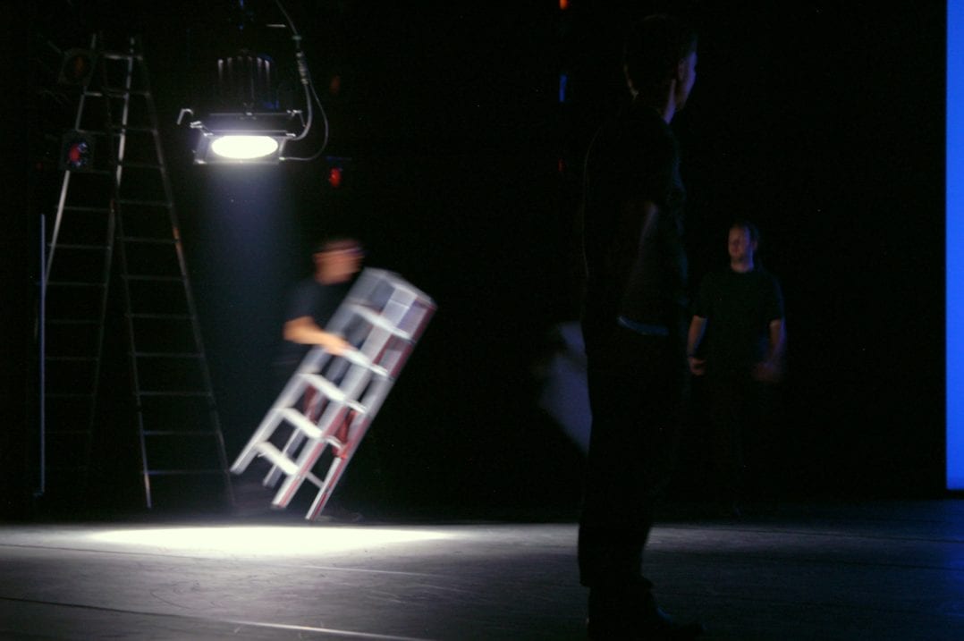 Theatermeister bei Lichtproben auf der Bühne des Opernhauses Zürich
