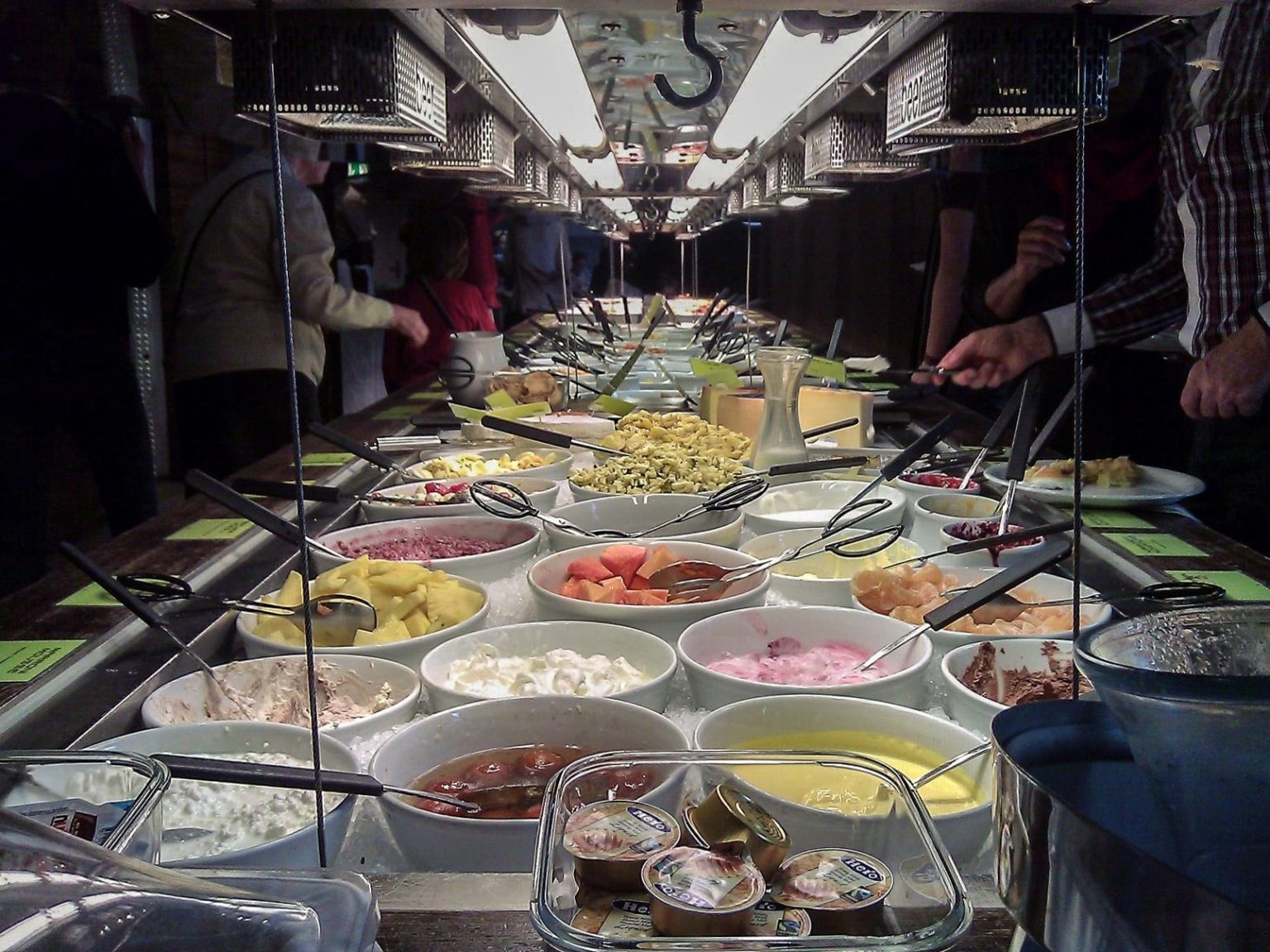 Vegetarisches Brunch-Buffet im Restaurant Hiltl in Zürich