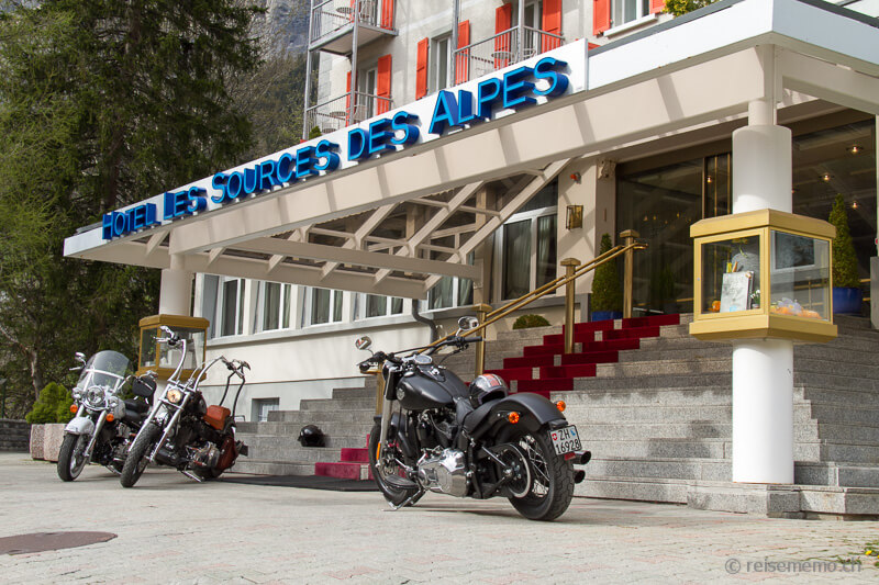Eingang Hotel Les Sources des Alpes
