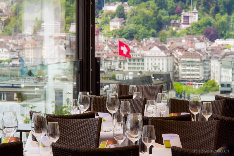 Montana Restaurantterrasse mit Aussicht auf Luzern