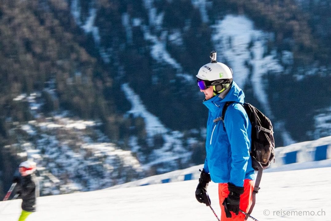 Skifahrer mit GoPro Kamera