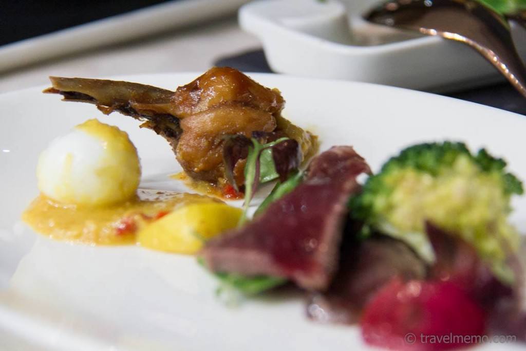 Alpin, hip und stylish im "W" Hotel Verbier 19 W Hotel Chicken wings Arola Restaurant 1 bei Reisememo