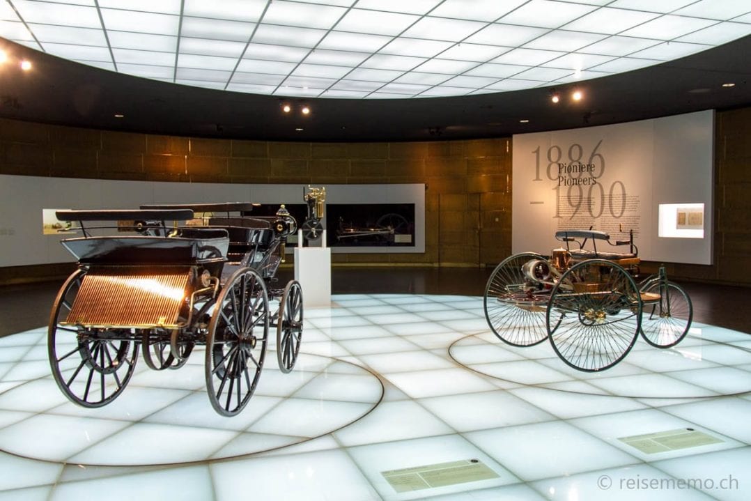 Gottlieb Daimlers Motorkutsche und Karl Benz' Patent-Motorwagen