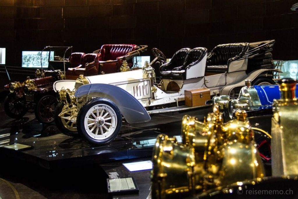 Oldtimer Mercedes Benz Museum bei Reisememo
