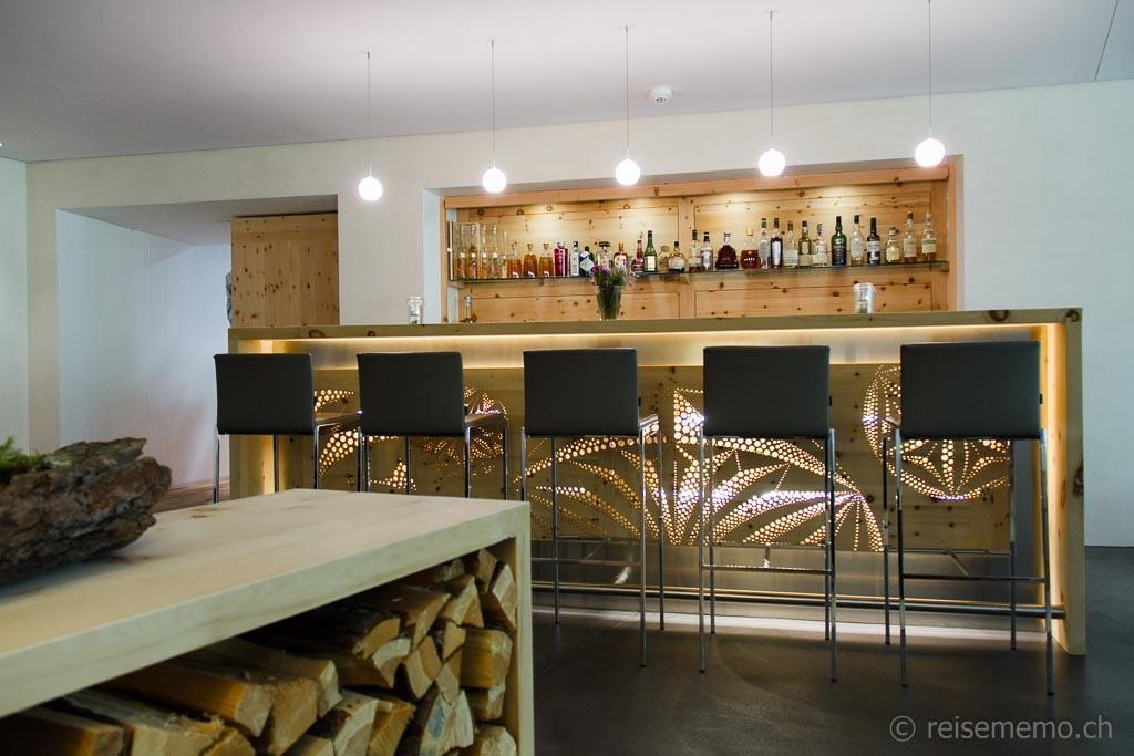 Bar Lounge In Lain Hotel Cadonau bei Reisememo