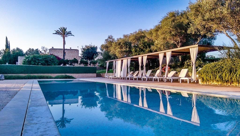 Finca Son Penya Pool Himmelbett bei Reisememo