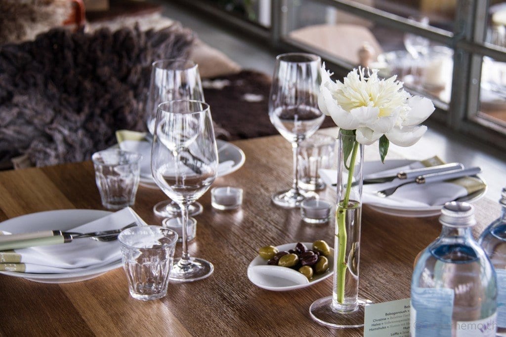 25hours Hotel Bikini Berlin - hip und urban 24 Gedeckter Tisch im Neni Restaurant