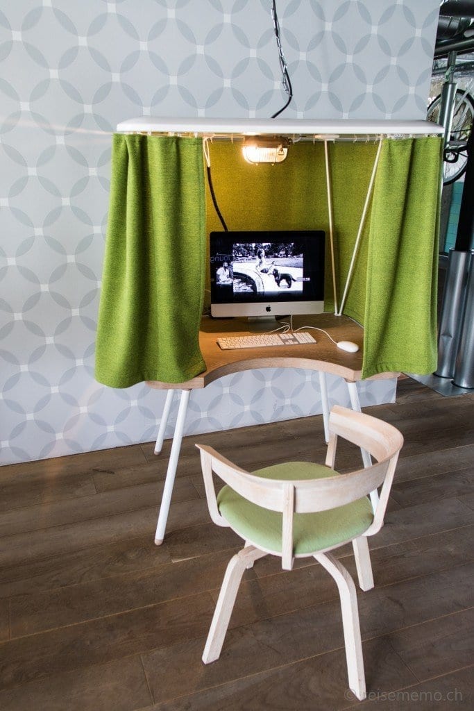 25hours Hotel Bikini Berlin - hip und urban 17 Mac-Arbeitsplatz