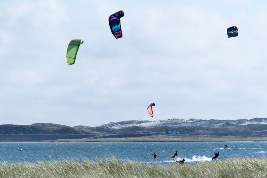 Kitesurfer Ellenborgen Strand Sylt bei Reisememo