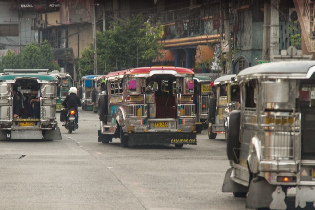 Jeepneys in Manila auf den Philippinen