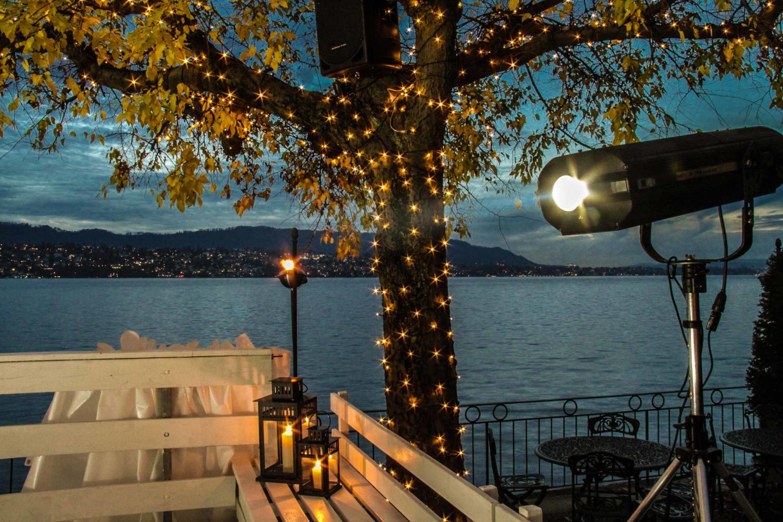 Aussicht von der Eisbahn "Live on Ice" im Seehotel Kuesnacht