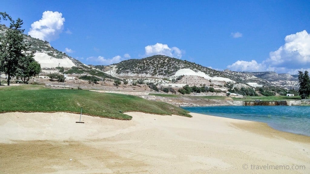 Bunker an Green und See