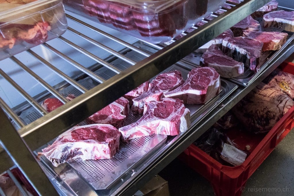 George Bar & Grill - Unterwegs mit Food-Bloggern 17 George Grill Bar Zuerich Koteletts bei Reisememo