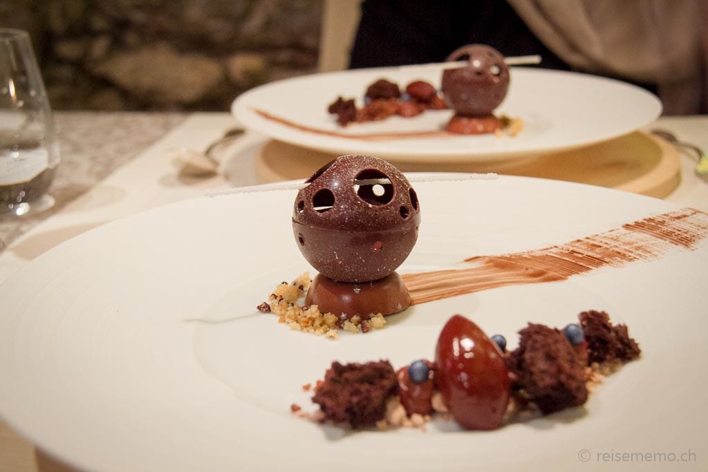 Schokoladen Mousse, Canache, Eis, Brownie und Schnee