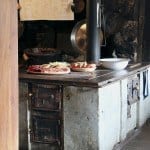 Brauchtum und Kulturgut im Sarntal 19 IMG 0326 Rohnerhaus Sarntal Kueche Herd Suedtirol bei Reisememo