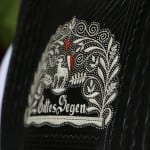 Brauchtum und Kulturgut im Sarntal 10 IMG 0368 Sarntal Tracht Sarner Tracht Federkielstickerei Suedtirol bei Reisememo