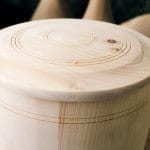 Die blauen Schürzen aus dem Sarntal 11 IMG 0448 Zirbelholz Topf Drechslerei Fritz Sarnthein bei Reisememo