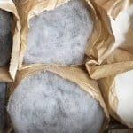 Die blauen Schürzen aus dem Sarntal 21 IMG 0487 Wolle Handweberei Unterweger Sarnthein bei Reisememo