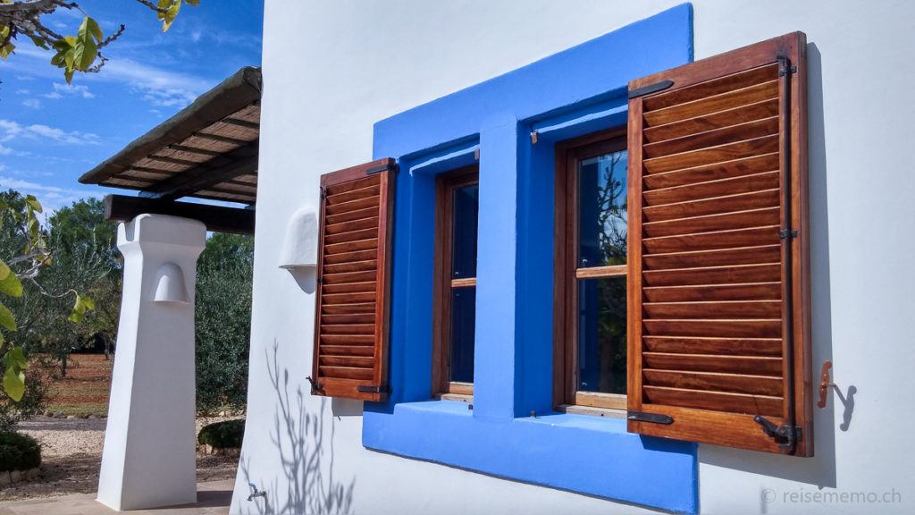 Designhotel Ca Na Xica Ibiza blaue Fenster bei Reisememo