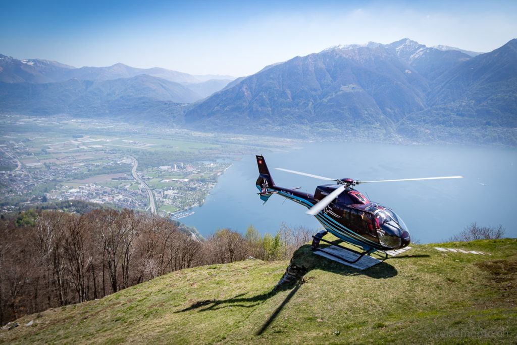 The Living Circle - die Schweizer Boutique Hospitality Marke 36 Helipad vor dem Rustico Castello del Sole