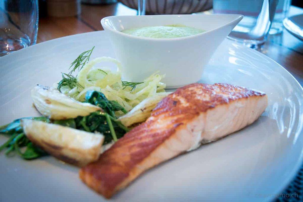 Château d'Ouchy - ein Wochenende als Prinzessin 23 Chateau Ouchy Lachs Restaurant bei Reisememo