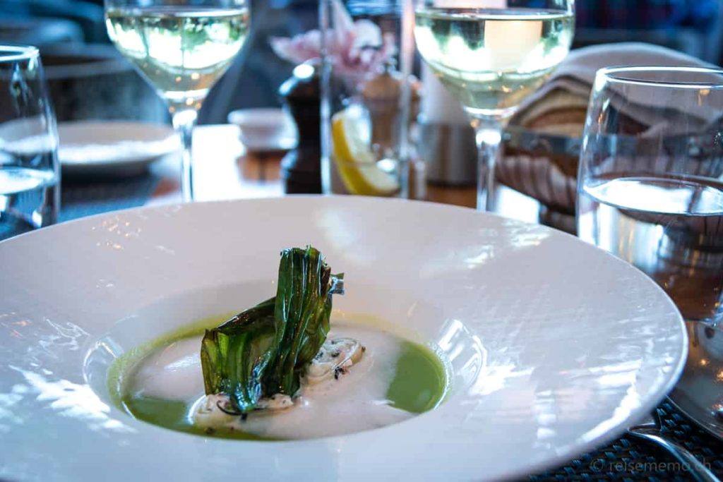 Château d'Ouchy - ein Wochenende als Prinzessin 21 Erbsensuppe Chateau Ouchy Restaurant Lausanne bei Reisememo