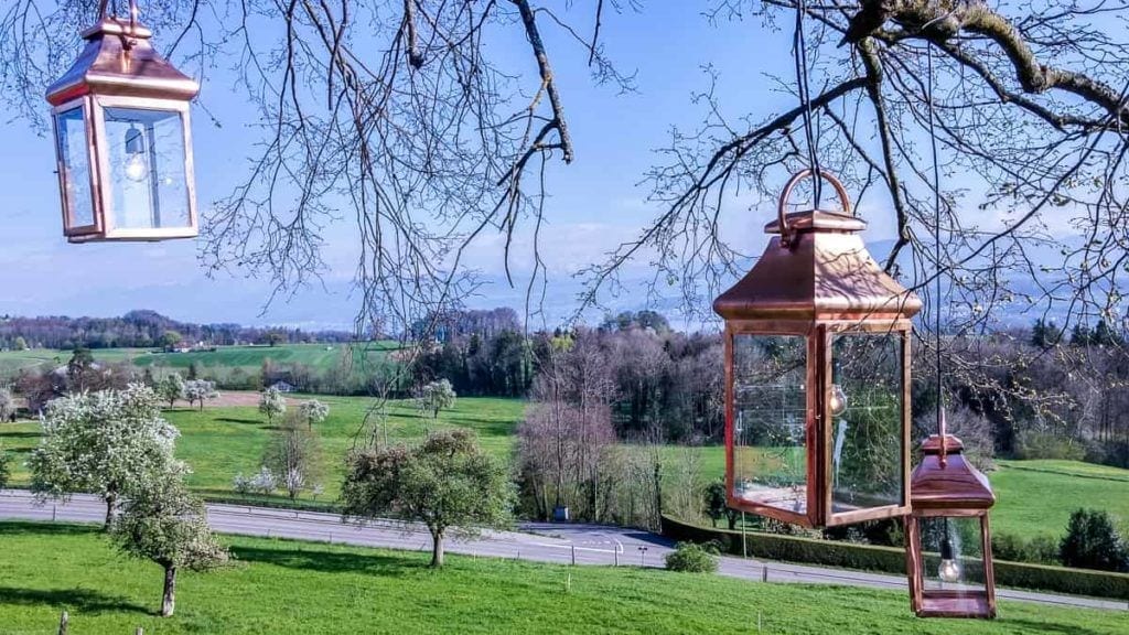 The Living Circle - die Schweizer Boutique Hospitality Marke 14 Restaurant Buech Laternen Herrliberg bei Reisememo