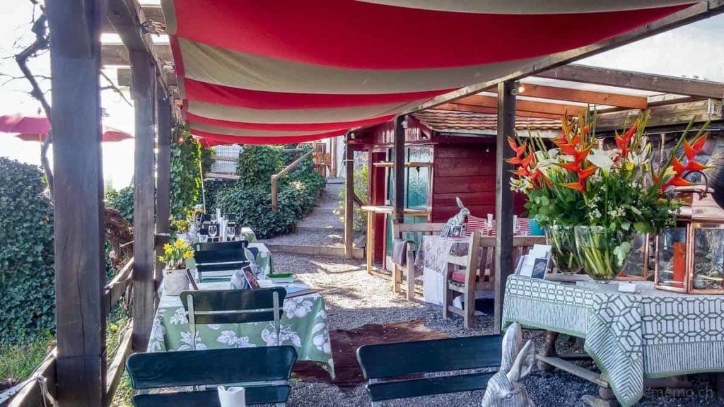 The Living Circle - die Schweizer Boutique Hospitality Marke 12 Restaurant Buech Terrasse Herrliberg bei Reisememo