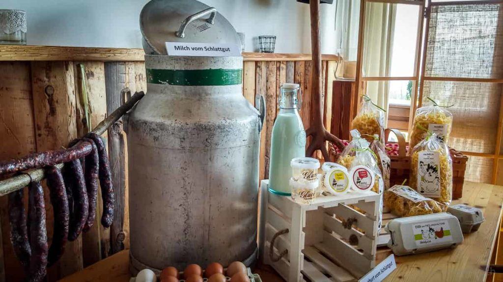 The Living Circle - die Schweizer Boutique Hospitality Marke 18 Schlattgut Herrliberg Ladenlokal bei Reisememo