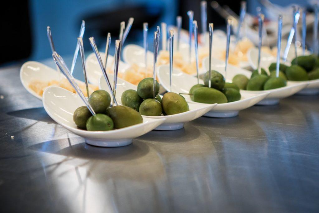 Oliven-Apéro bei der Relais & Châteaux Pressekonferenz