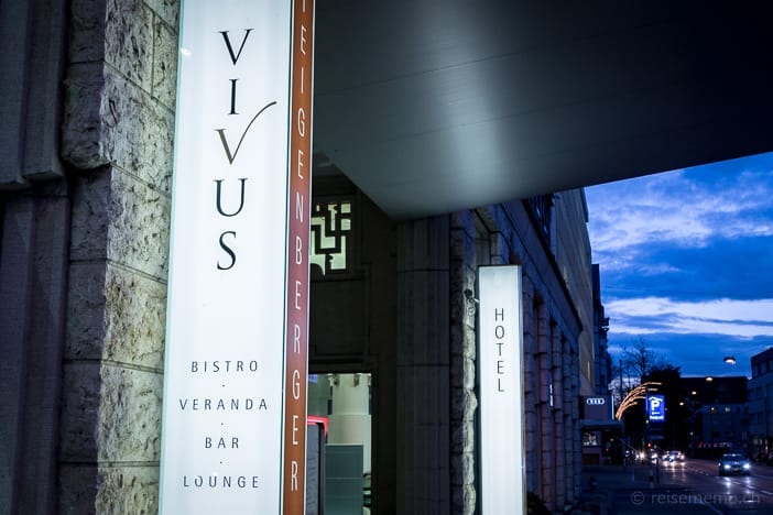 Hoteleingang VIVUS Lounge des Steigenberger Bellerive au Lac