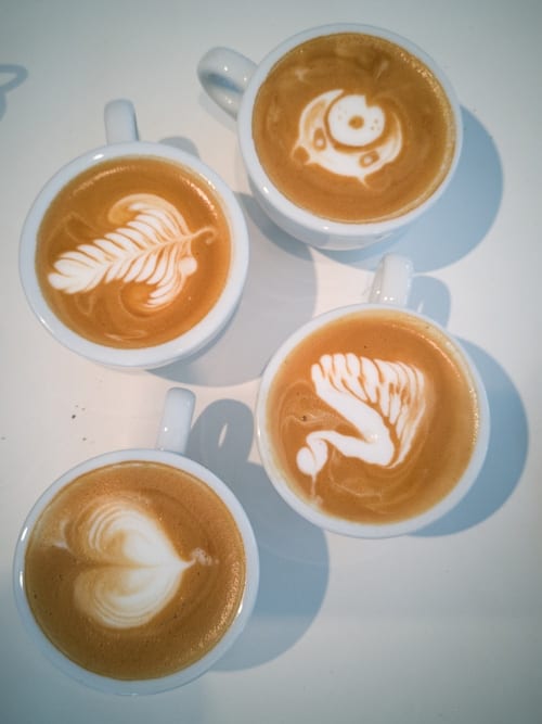 Latte Art Meister Milo Kamil bei Reisememo