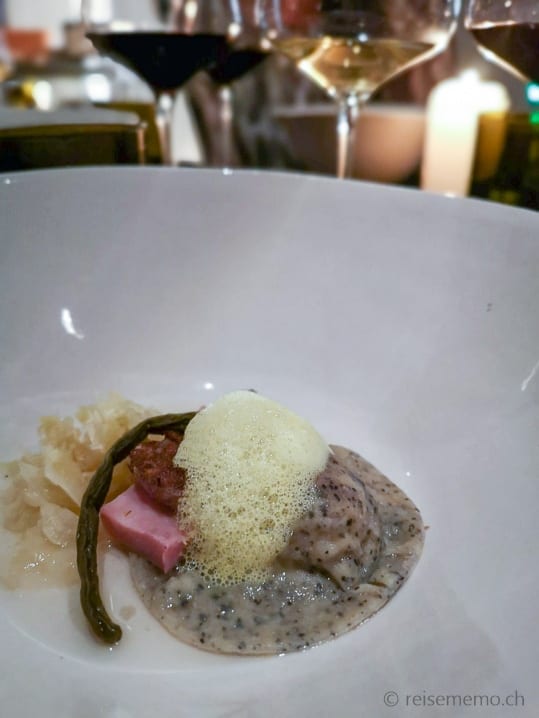 Ravioli mit Fleisch und Dörrbohnen im Restaurant Mémoire in Zürich