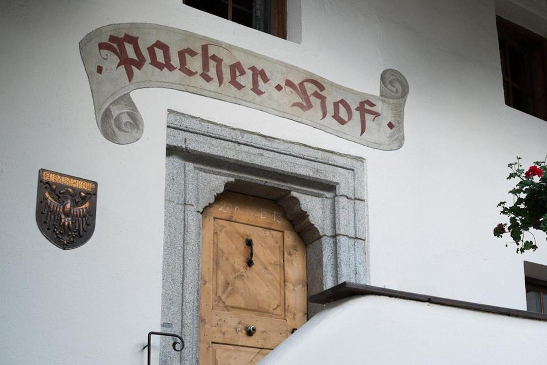 Pacherhof Eingang bei Reisememo