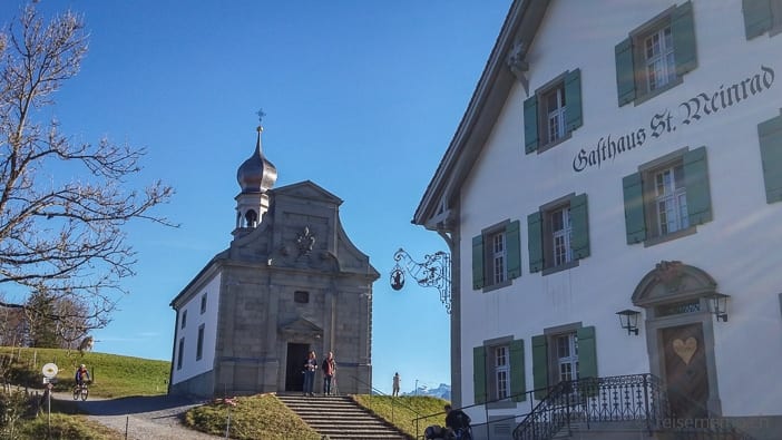 Kapelle und Gasthaus St. Meinrad