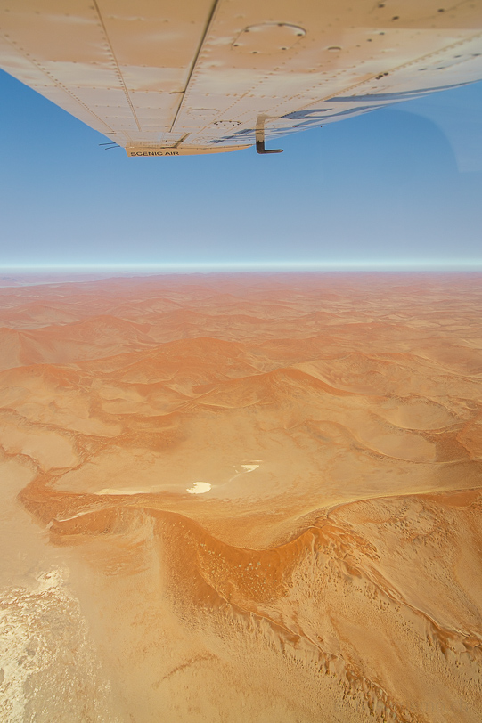 Dünen der Luftaufnahme Namibwüste südlich von Swakopmund