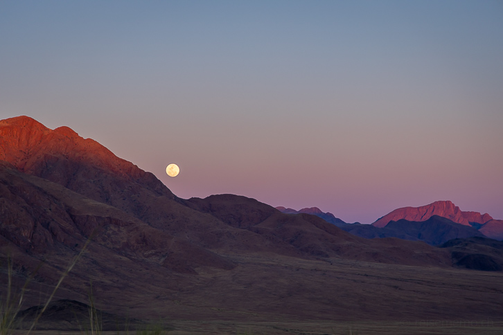 Mondaufgang in NamibRand
