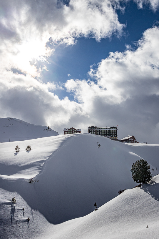 Hotel Bellevue des Alpes auf der Kleinen Scheidegg im Winter