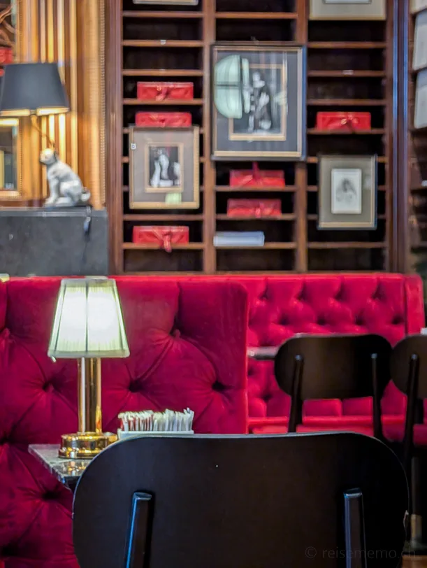 Was tun in Triest - der Kaffeehauptstadt Italiens 9 cafe sacher plueschsessel triest bei Reisememo