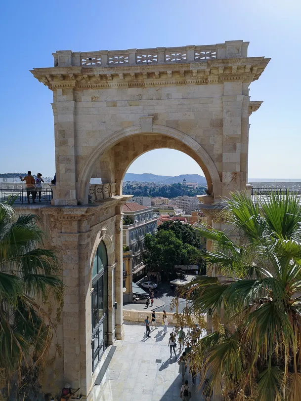 Aussicht auf Cagliari mit der Bastion von Saint Remy