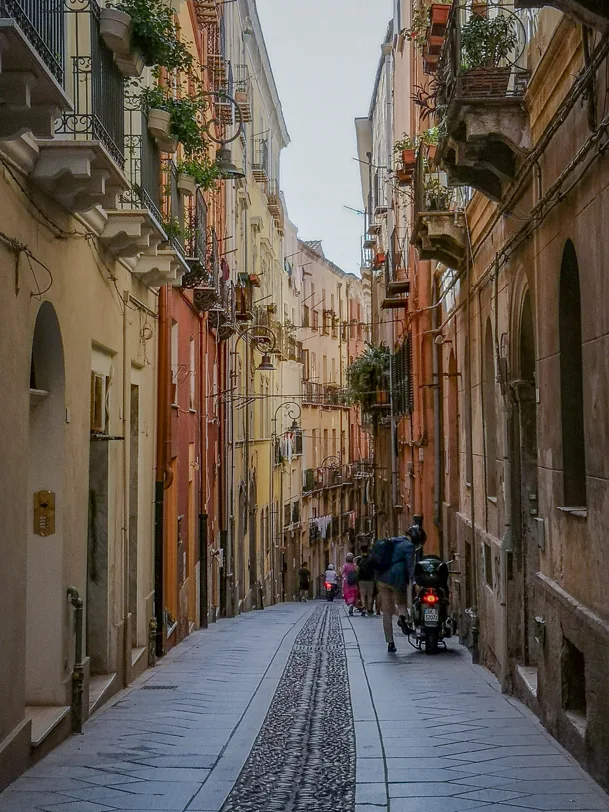 Via Alberto Lamarmora im Quartier Il Castello