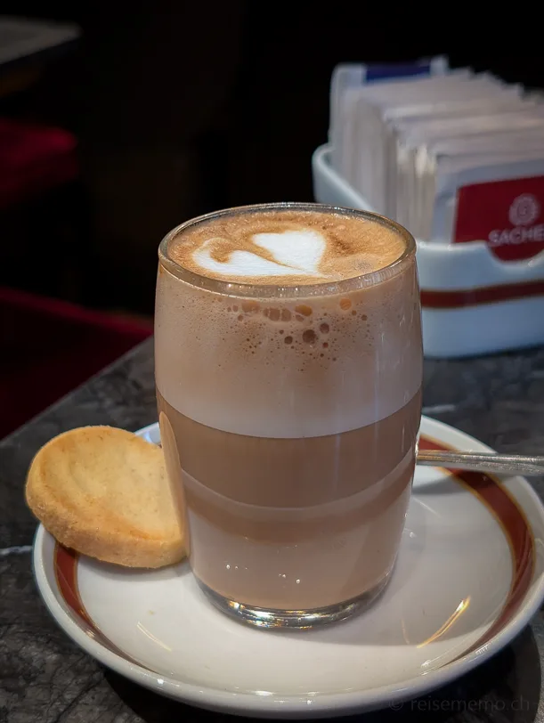 Was tun in Triest - der Kaffeehauptstadt Italiens 2 Capo in B - Café Sacher Style
