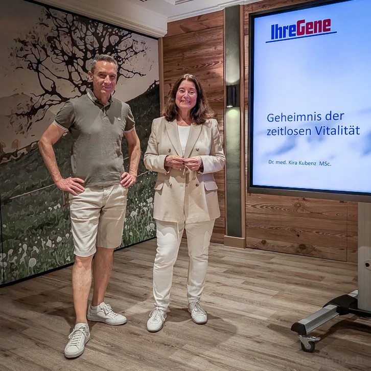 Walter und Dr. med. Kira Kubenz nach ihrem Longevity-Vortrag