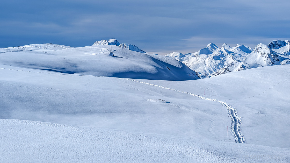 Panorama der Schneeschuhwanderung Furtschellas Lake-Trail