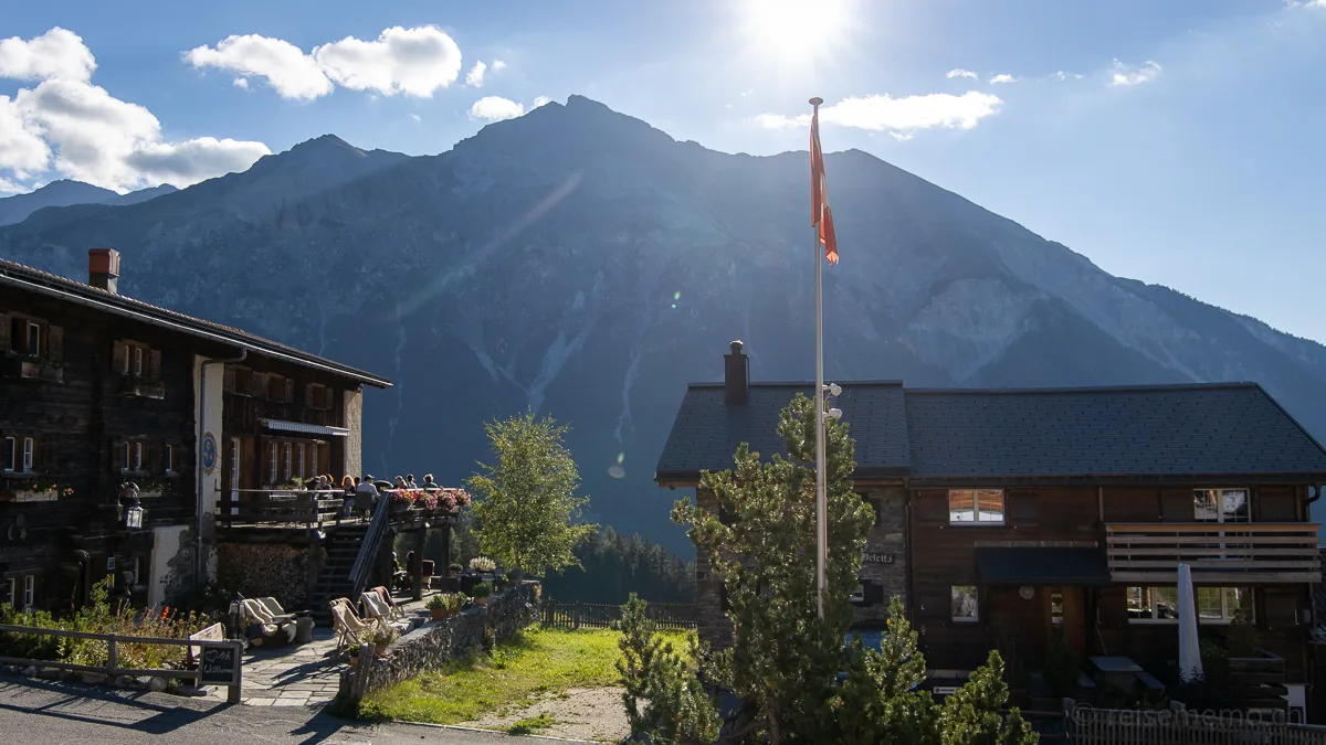 Guarda Val Maiensäss-Hotel vor Lenzerhorn